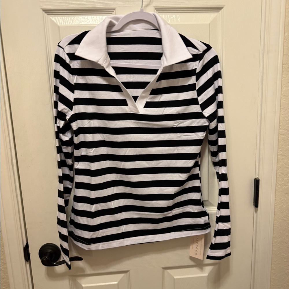 Chic Striped Black and White Button Down Shirt
